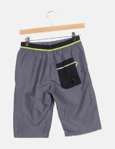 Decathlon Pantalón gris deportivo detalle goma