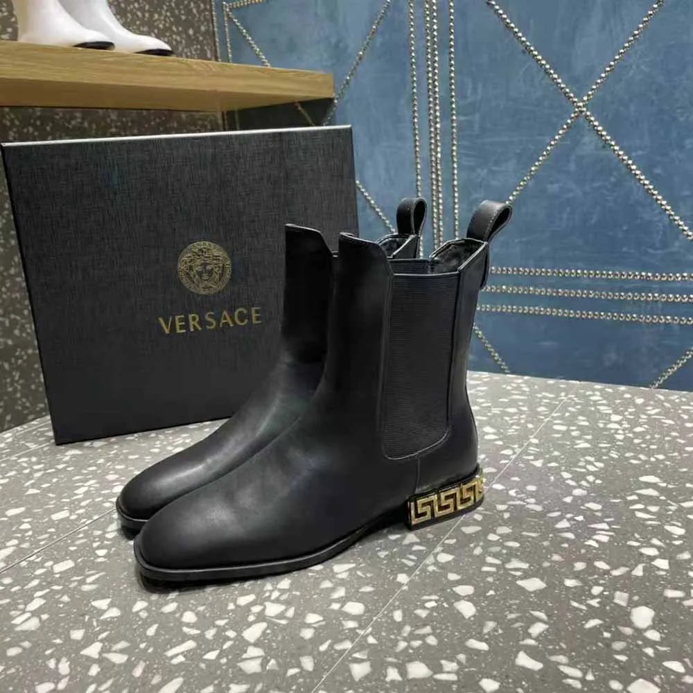 Versace Mujer Botas Chelsea Greca en piel de becerro-Negro